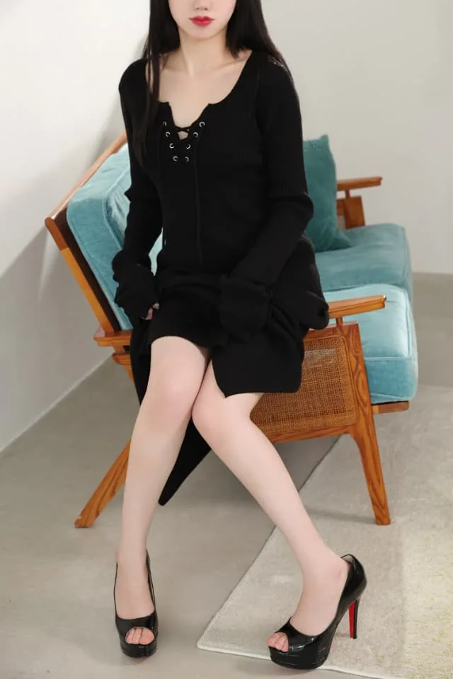 稲葉 樹里亜のグラビア画像 1