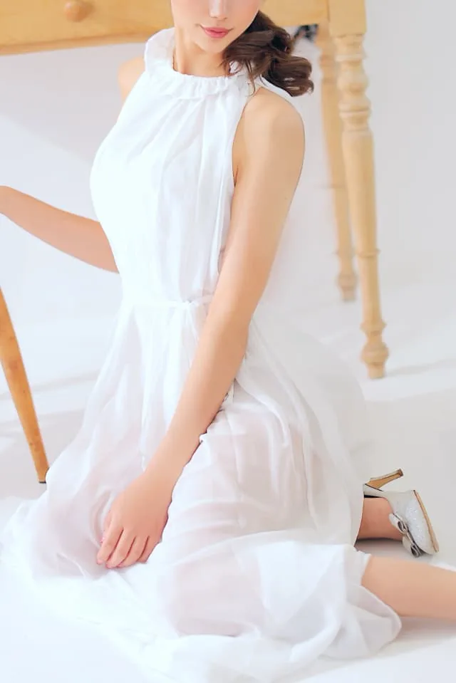 藍染 夏葉のグラビア画像 9